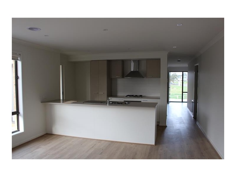 7 Salerno Crescent, Doreen VIC 3754