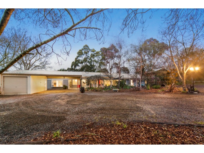 191 Willowbank Road, Gisborne VIC 3437