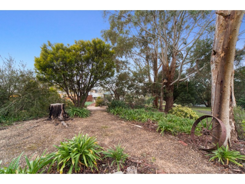 191 Willowbank Road, Gisborne VIC 3437
