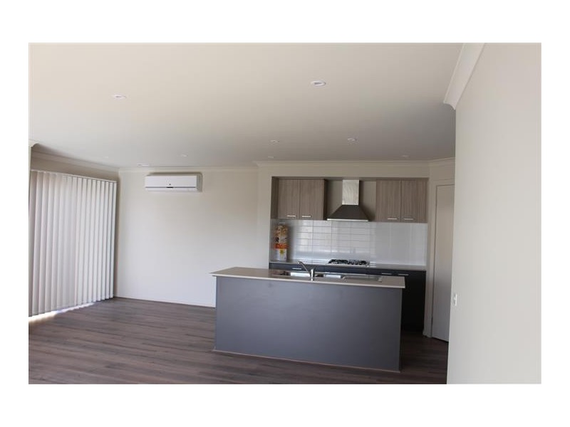 13 Salerno Crescent, Doreen VIC 3754