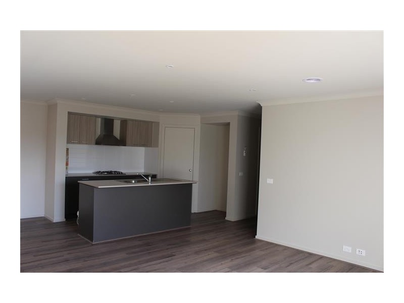 13 Salerno Crescent, Doreen VIC 3754