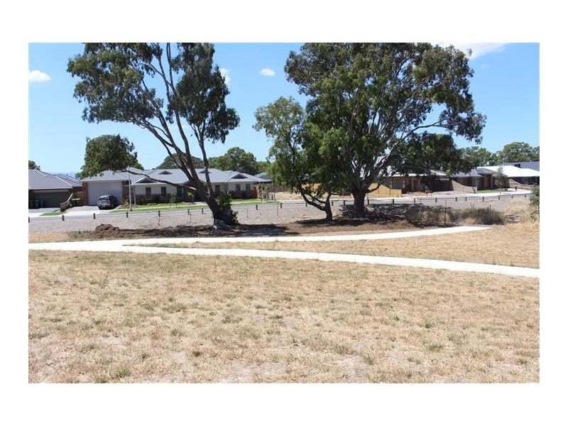 13 Salerno Crescent, Doreen VIC 3754