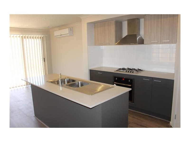 13 Salerno Crescent, Doreen VIC 3754