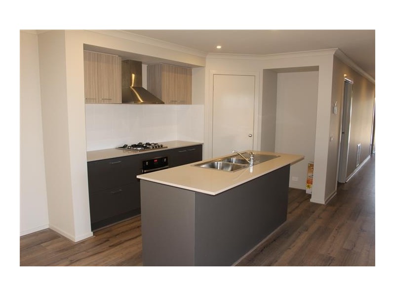 13 Salerno Crescent, Doreen VIC 3754