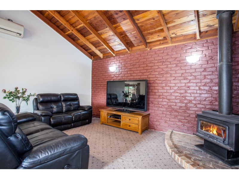 21 Grant Avenue, Gisborne VIC 3437