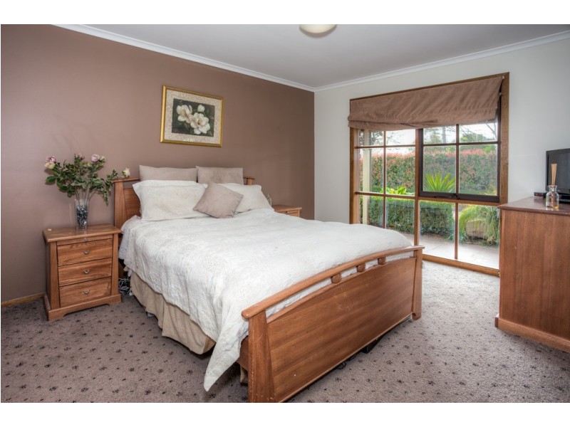 21 Grant Avenue, Gisborne VIC 3437