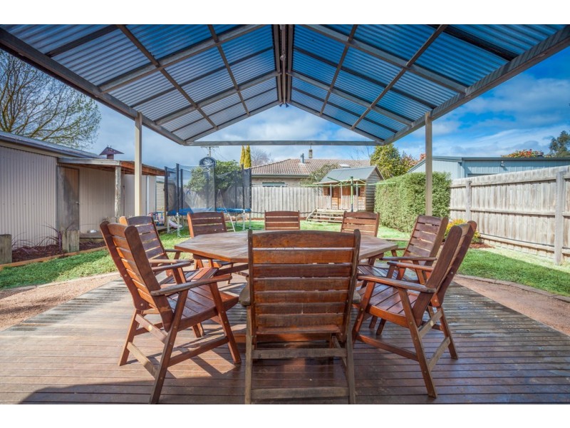 21 Grant Avenue, Gisborne VIC 3437