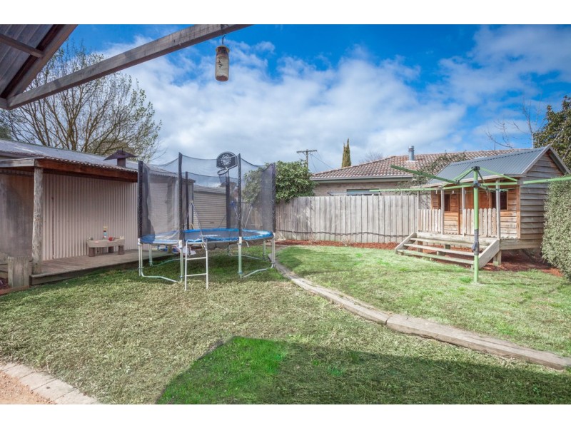 21 Grant Avenue, Gisborne VIC 3437