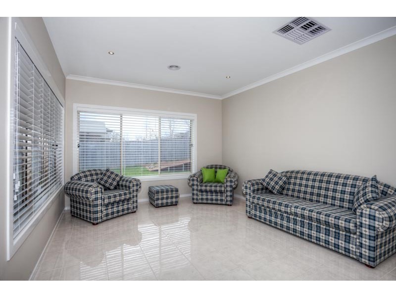 26 Mulgutherie Way, Gisborne VIC 3437