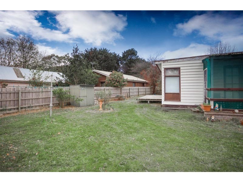 8 Thom Street, New Gisborne VIC 3438