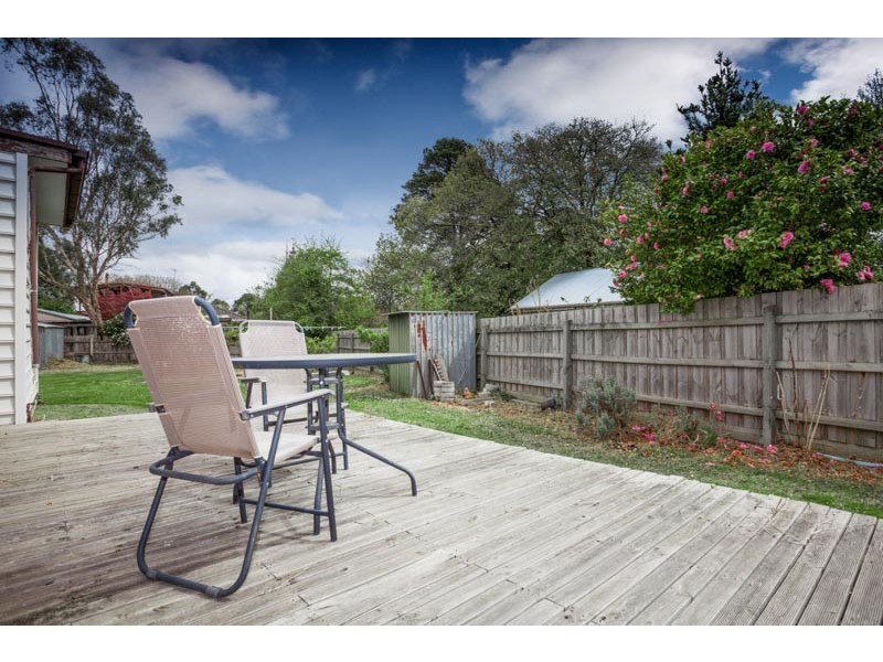 8 Thom Street, New Gisborne VIC 3438