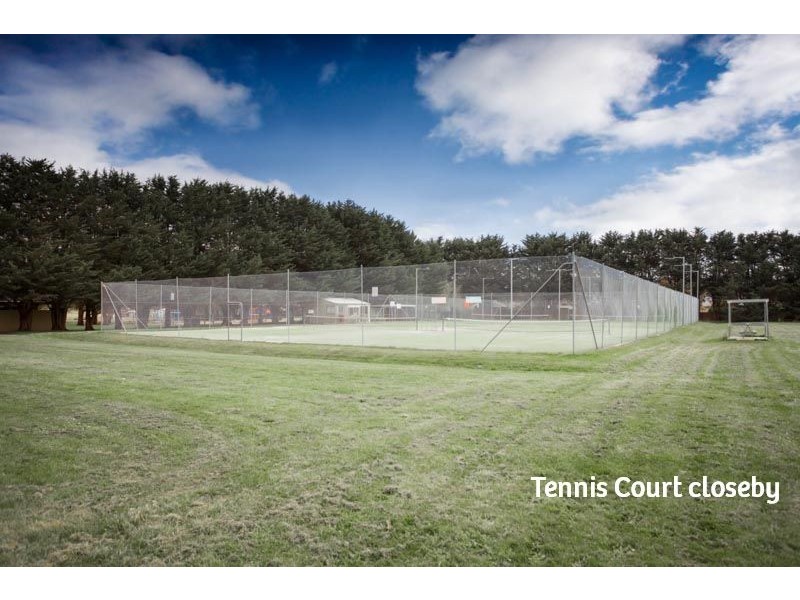 8 Thom Street, New Gisborne VIC 3438