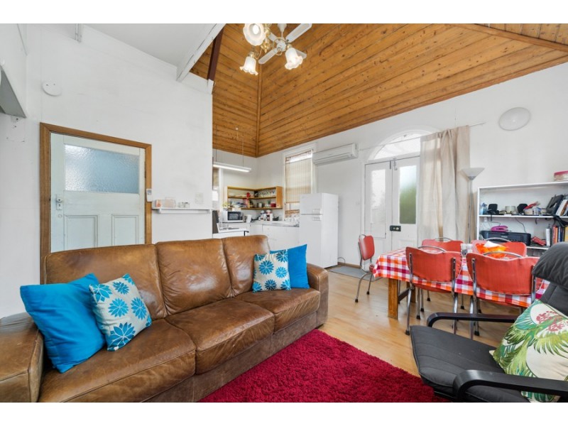 9B Howey Street, Gisborne VIC 3437