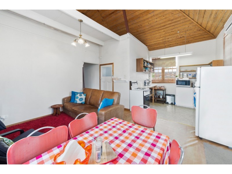 9B Howey Street, Gisborne VIC 3437