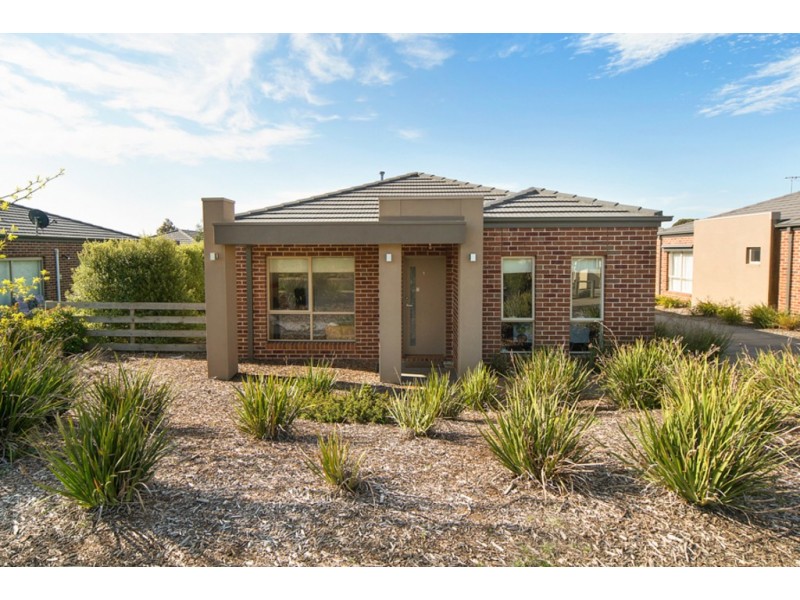 Unit 1/4 Francis Crescent, Gisborne VIC 3437