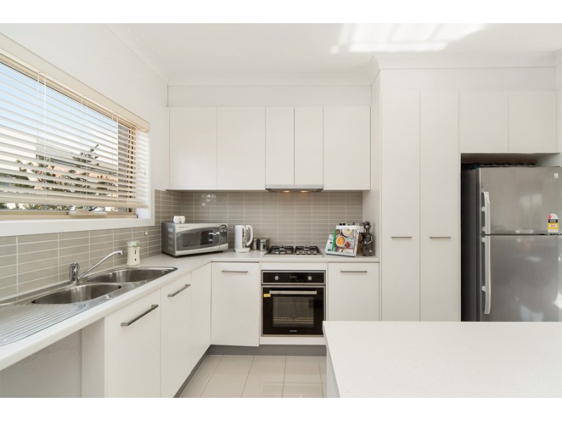 Unit 1/4 Francis Crescent, Gisborne VIC 3437