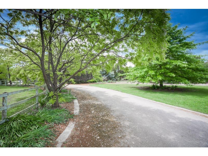 44 Melbourne Road, Gisborne VIC 3437