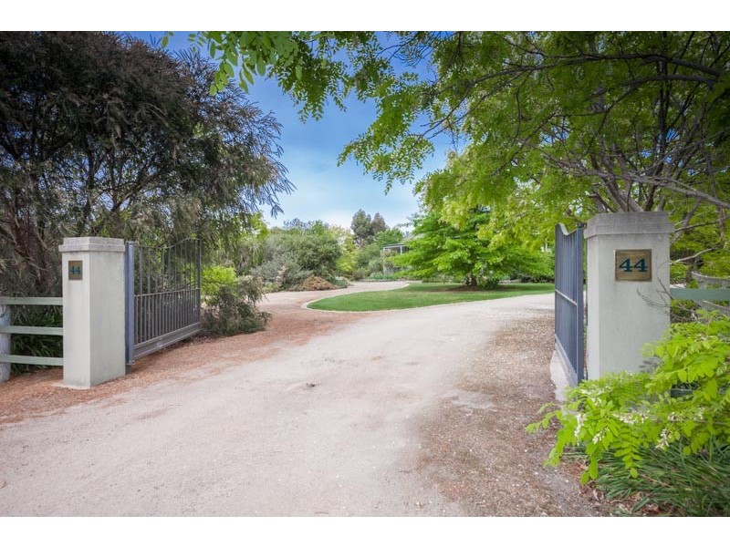 44 Melbourne Road, Gisborne VIC 3437