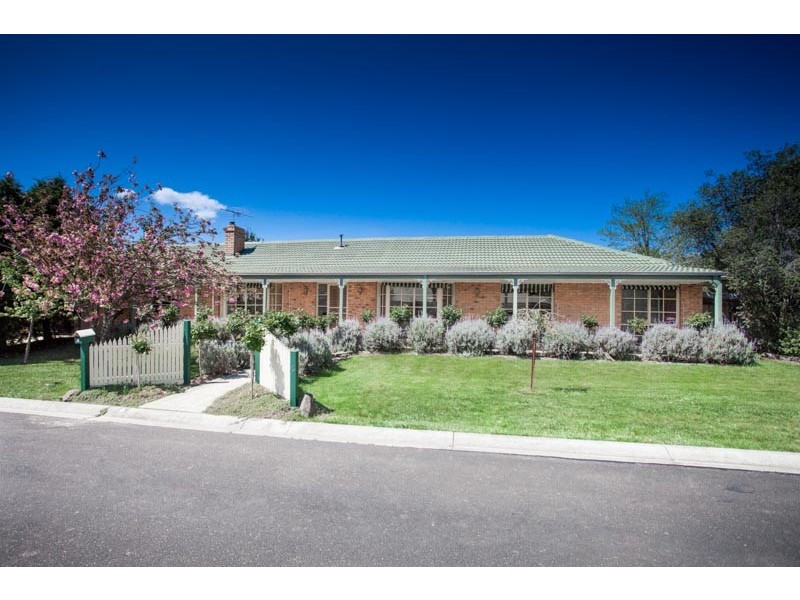 6 Chessy Park Drive, New Gisborne VIC 3438