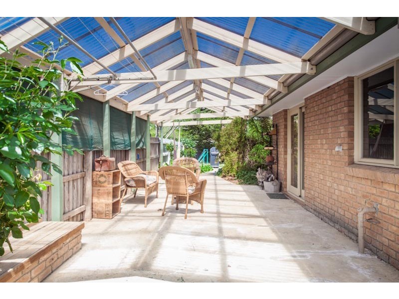 6 Chessy Park Drive, New Gisborne VIC 3438