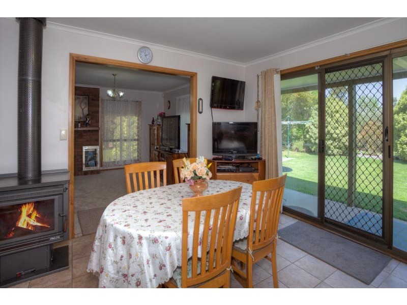 7 Morrow Road East, New Gisborne VIC 3438