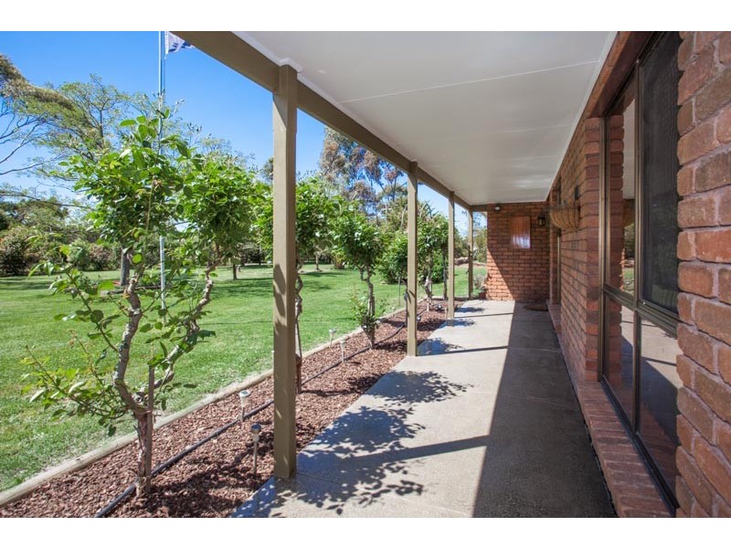 7 Morrow Road East, New Gisborne VIC 3438