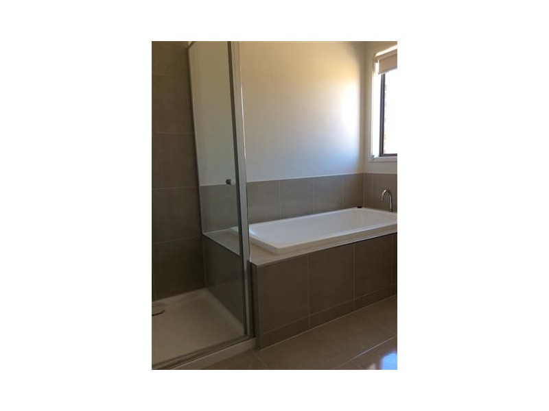 170 James Melrose Drive, Brookfield VIC 3338