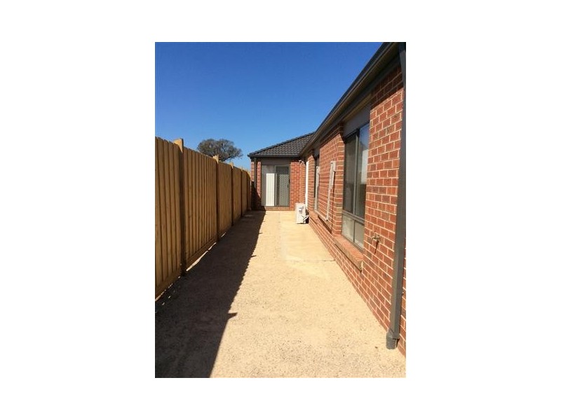 170 James Melrose Drive, Brookfield VIC 3338