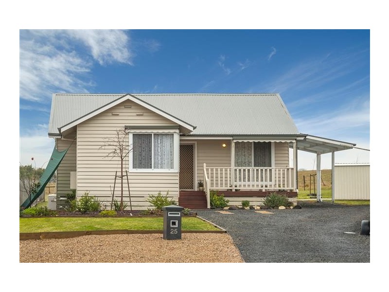 25 Palmer Place, Kyneton VIC 3444