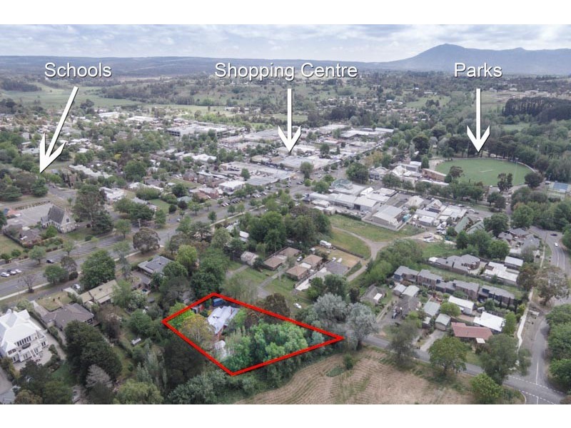 17 Fisher Street, Gisborne VIC 3437