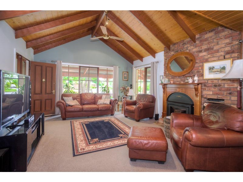 17 Fisher Street, Gisborne VIC 3437