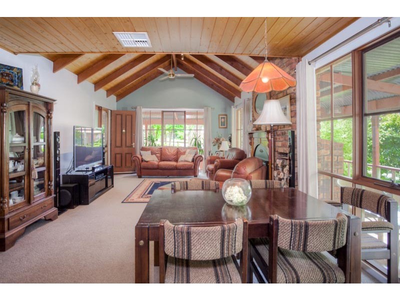 17 Fisher Street, Gisborne VIC 3437