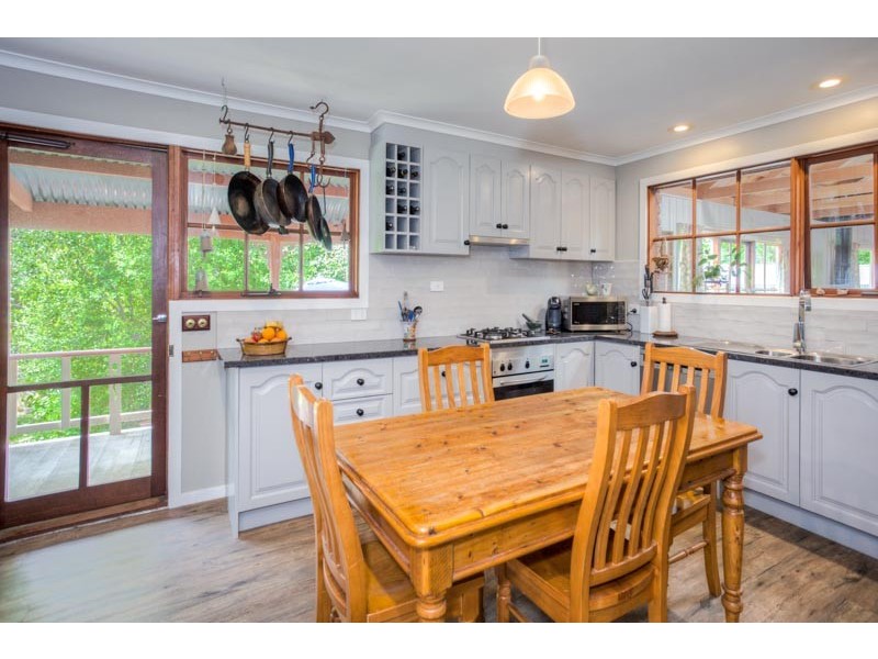 17 Fisher Street, Gisborne VIC 3437