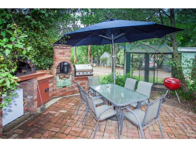 17 Fisher Street, Gisborne VIC 3437