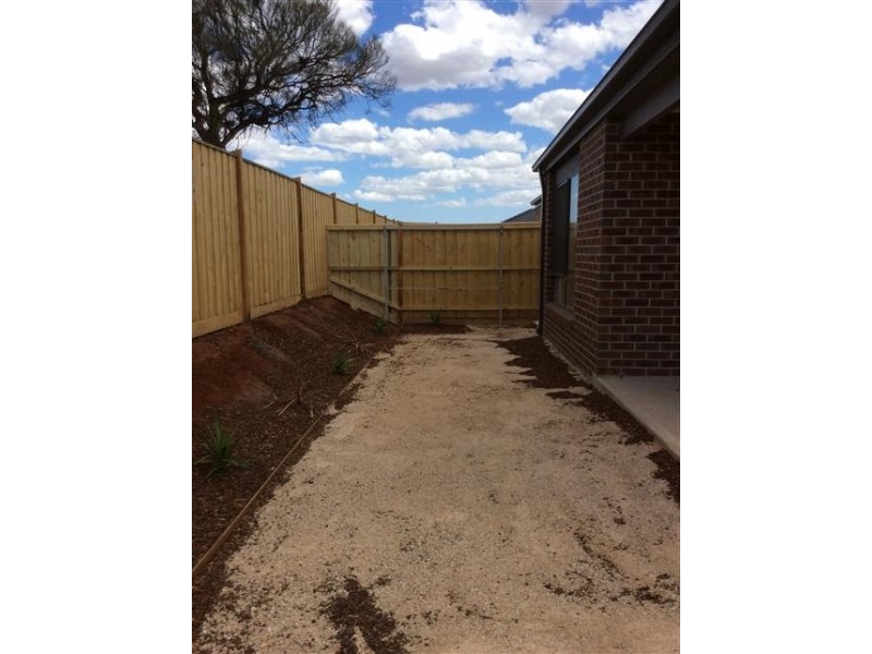 1 Blake Place, Brookfield VIC 3338