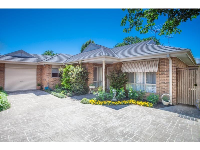 3 / 15-17 Rodney Street, Gisborne VIC 3437