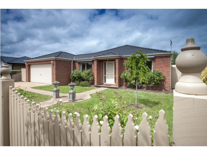 5 Hyperno Court, New Gisborne VIC 3438