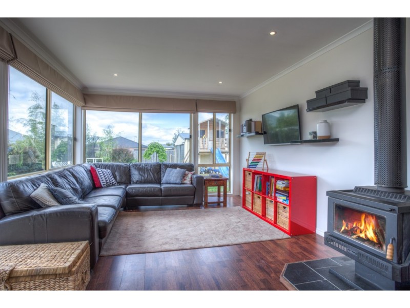 5 Hyperno Court, New Gisborne VIC 3438