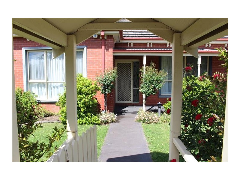 1/49 Brantome Street, Gisborne VIC 3437