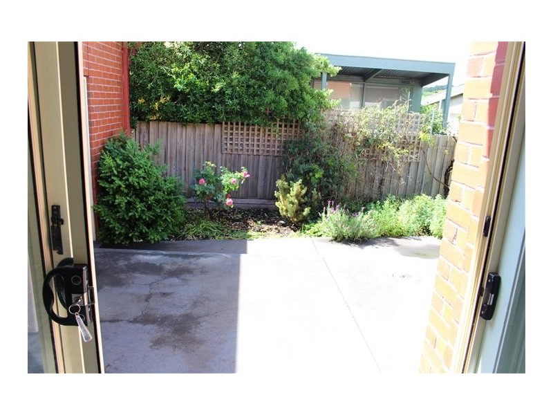 1/49 Brantome Street, Gisborne VIC 3437