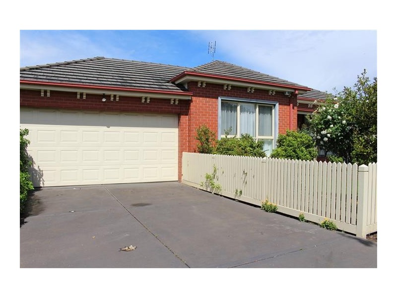 1/49 Brantome Street, Gisborne VIC 3437