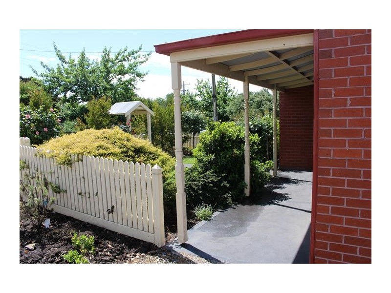 1/49 Brantome Street, Gisborne VIC 3437