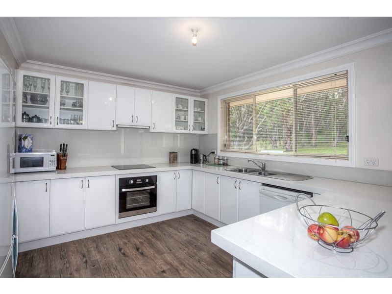 75 Outawood Rise, Gisborne VIC 3437