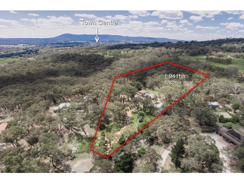 75 Outawood Rise, Gisborne VIC 3437