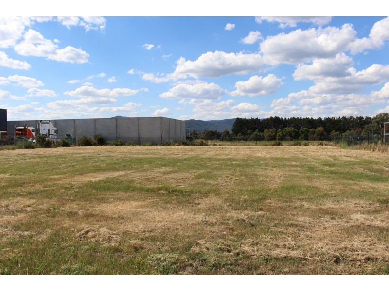 7 Newry Drive, New Gisborne VIC 3438