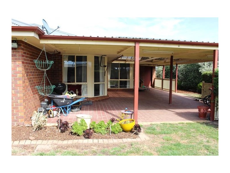 44 Dalray Crescent, New Gisborne VIC 3438