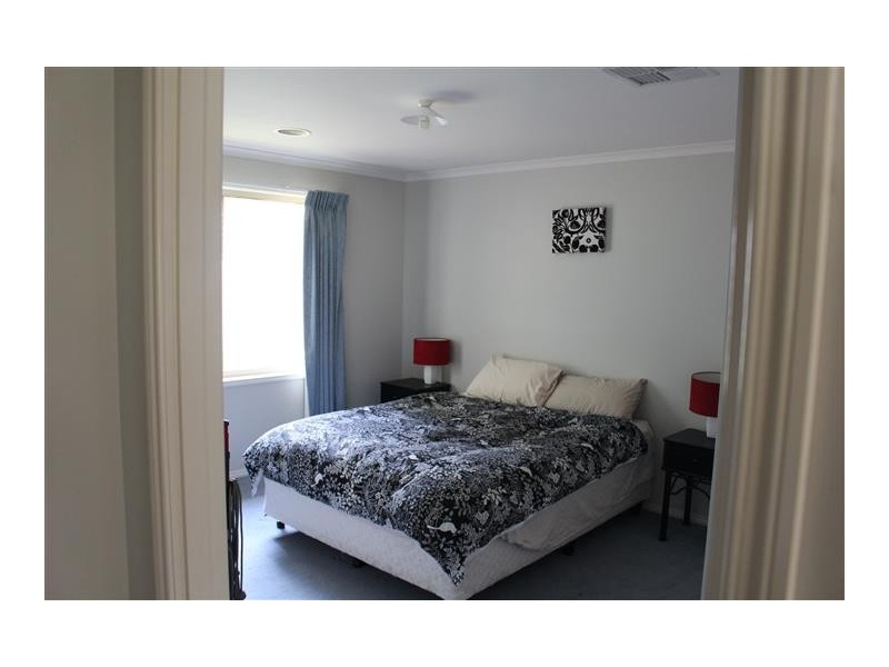 44 Dalray Crescent, New Gisborne VIC 3438