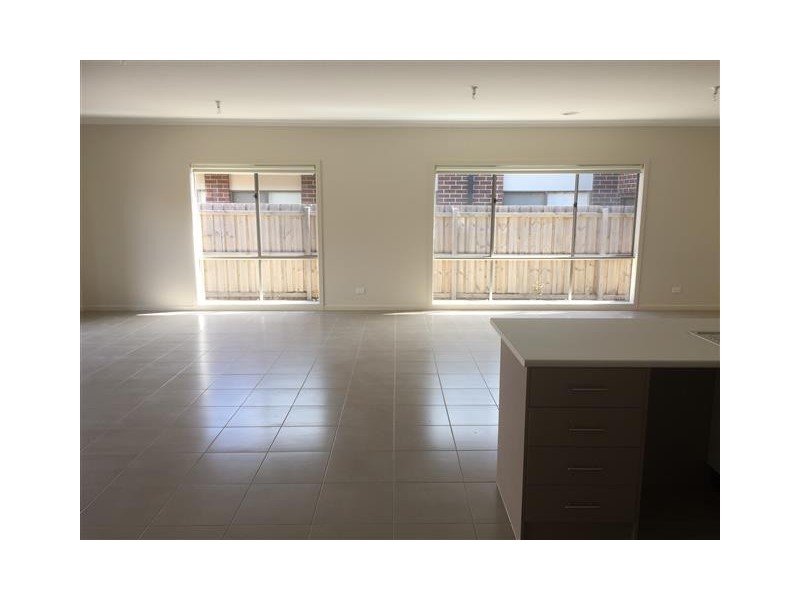 1B Tree Change Way, Woodend VIC 3442