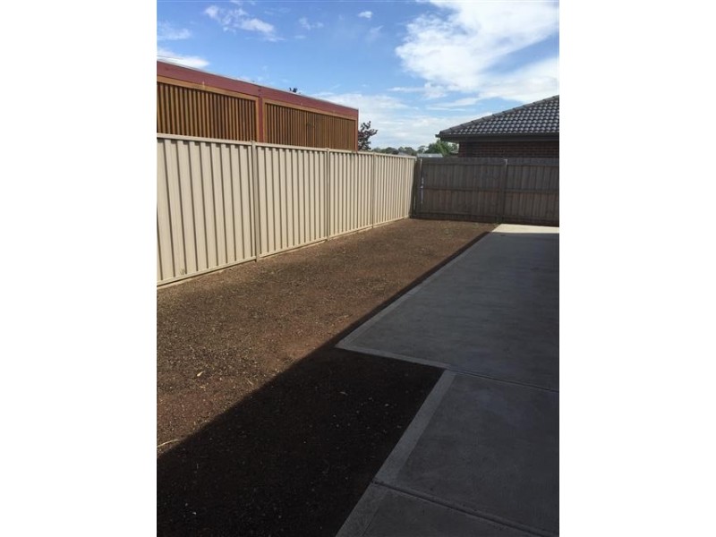 1B Tree Change Way, Woodend VIC 3442