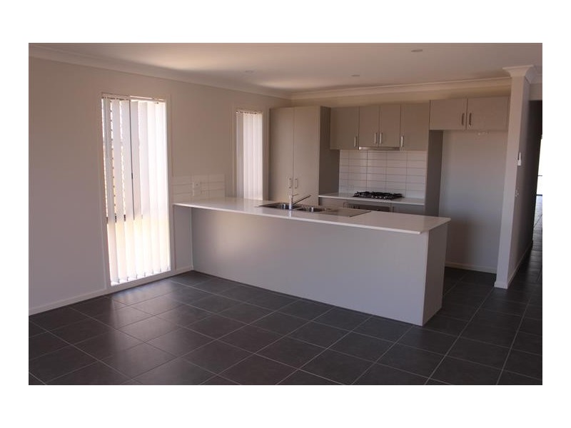4 Holding Way, Doreen VIC 3754